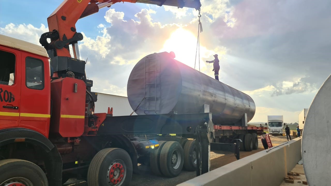 Fuel tank installation